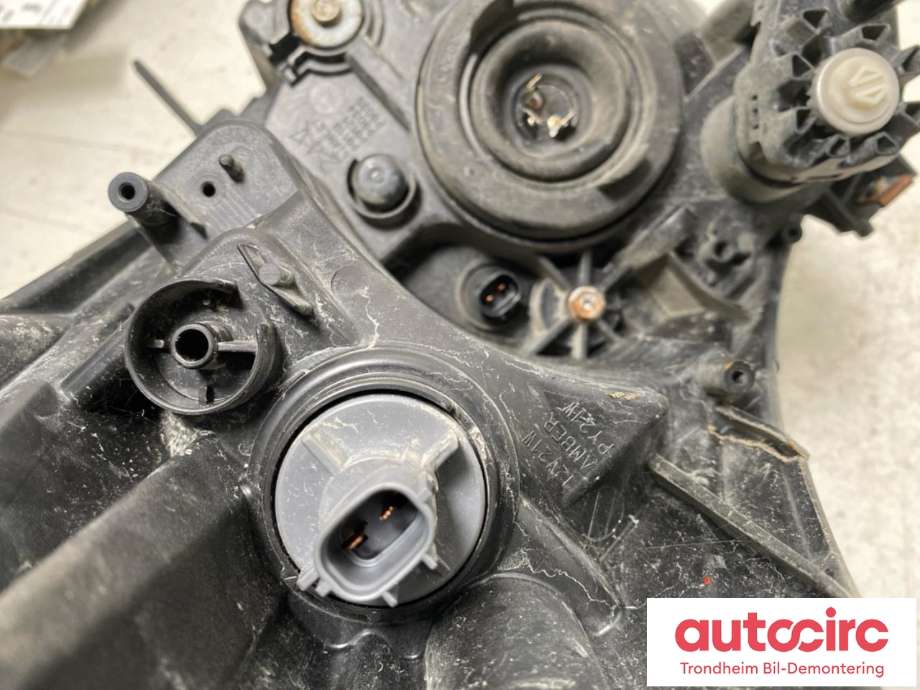 Frontlykt venstre halogen til Suzuki Swift 2011-2017 (..|)