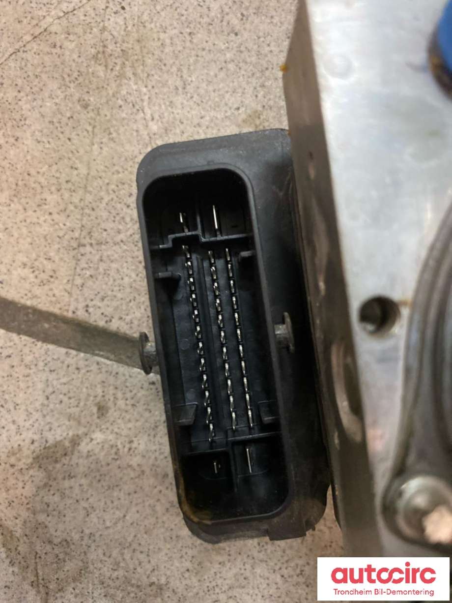 ABS sentral til Mercedes Vito 2014-->> (W447) (W447) (BOSCH|A4479007613|A 447 900 77 13|A 447 900 16 17| 0 265 956 183)