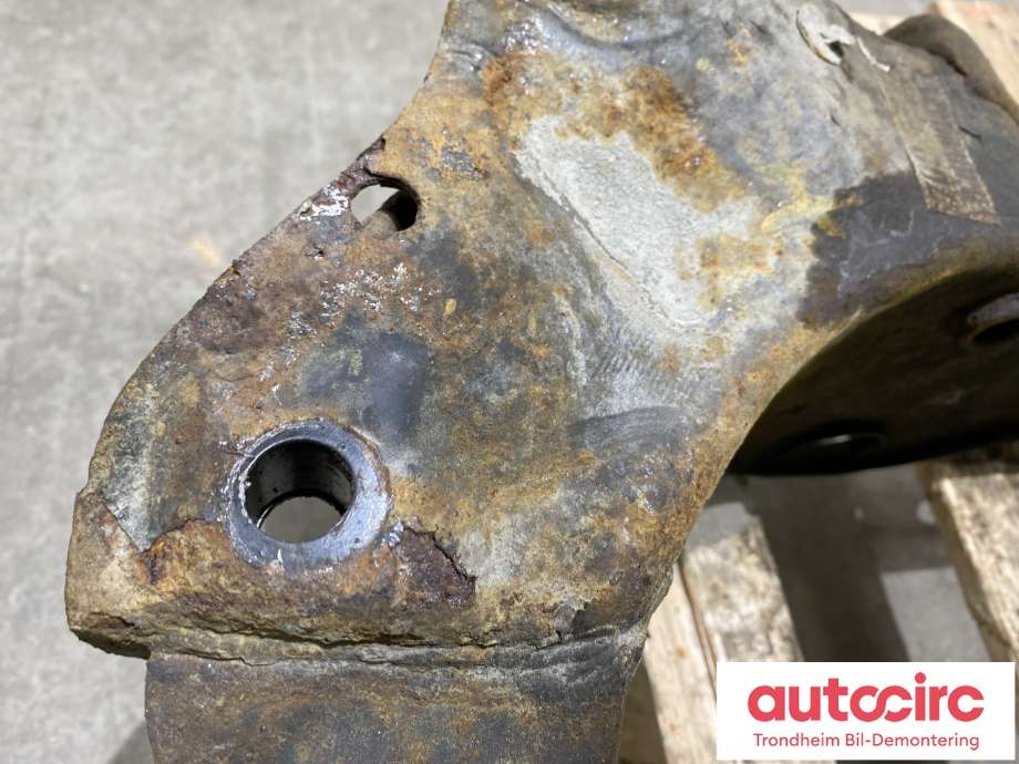 Travers bak til Hyundai i40 2012-2017  (55405-3Z700|554053Z700|)