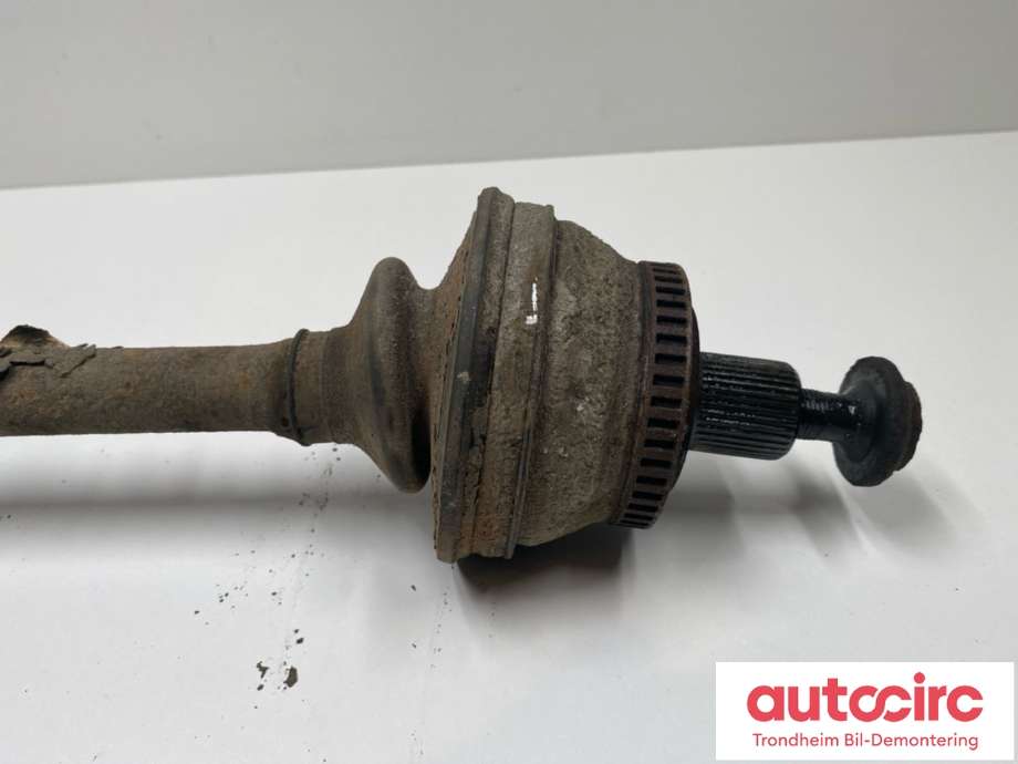 Drivaksel høyre bak, bensin/automat til Audi S8 1996-2002  (4D0501203G|)