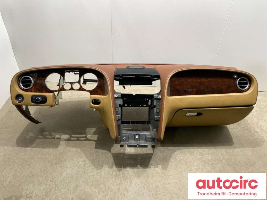 Dashbord til Bentley Flying Spur, 2005-2013  (3W5857669H)