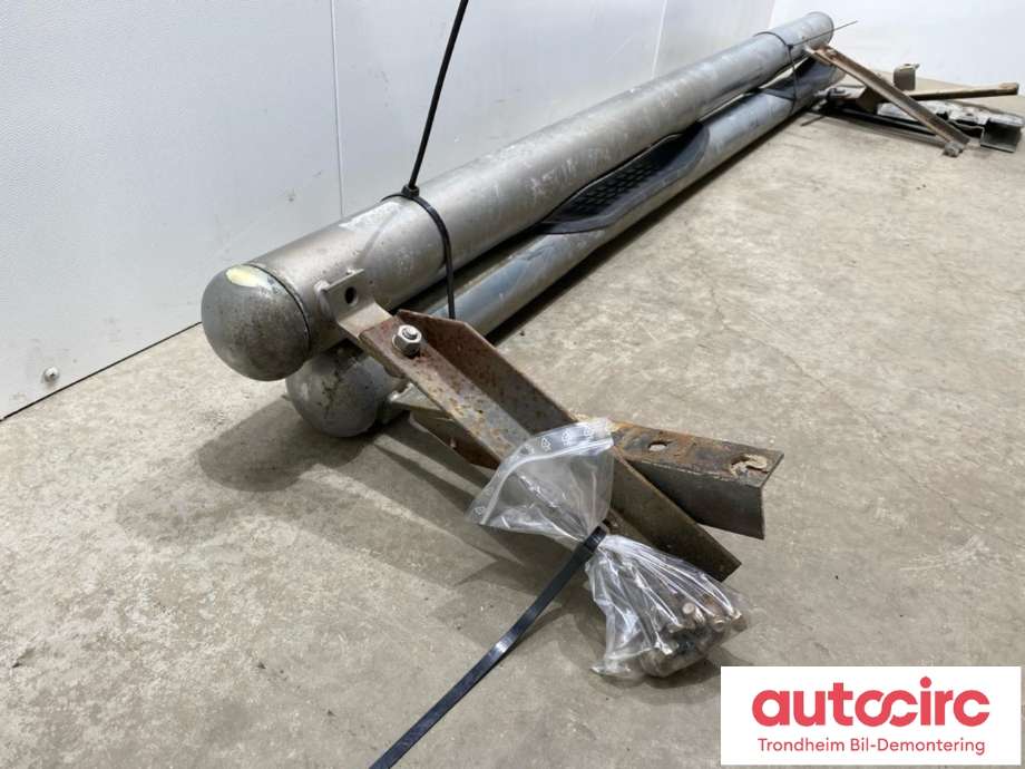 Stigtrinn/stigbrett til Mitsubishi Outlander 2007-2010 (Type II, Fase 1)  