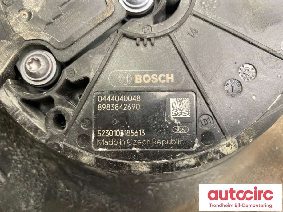 AdBlue tank til Isuzu D-Max 2021-->> (Type III)  (BOSCH|89727446690|8983842690|)