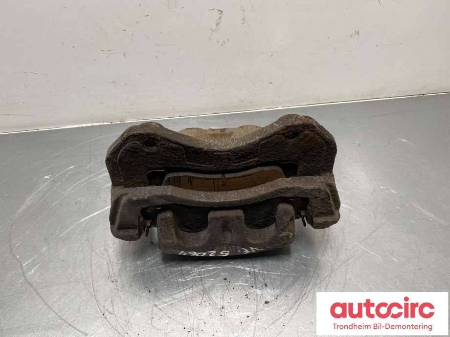 Bremsecaliper venstre foran til Mitsubishi Outlander 2015-->> (Type III, Fase 2)  (MR370775|)
