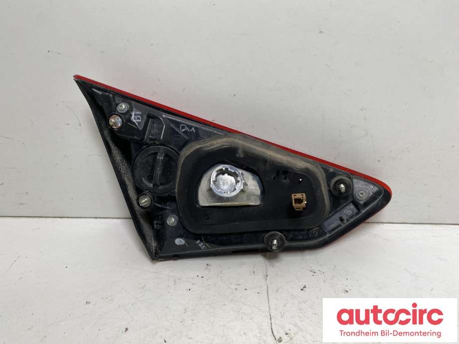 Baklykt høyre indre til Nissan Pulsar 2014-->> (265503ZL5A|265503ZL5B|)