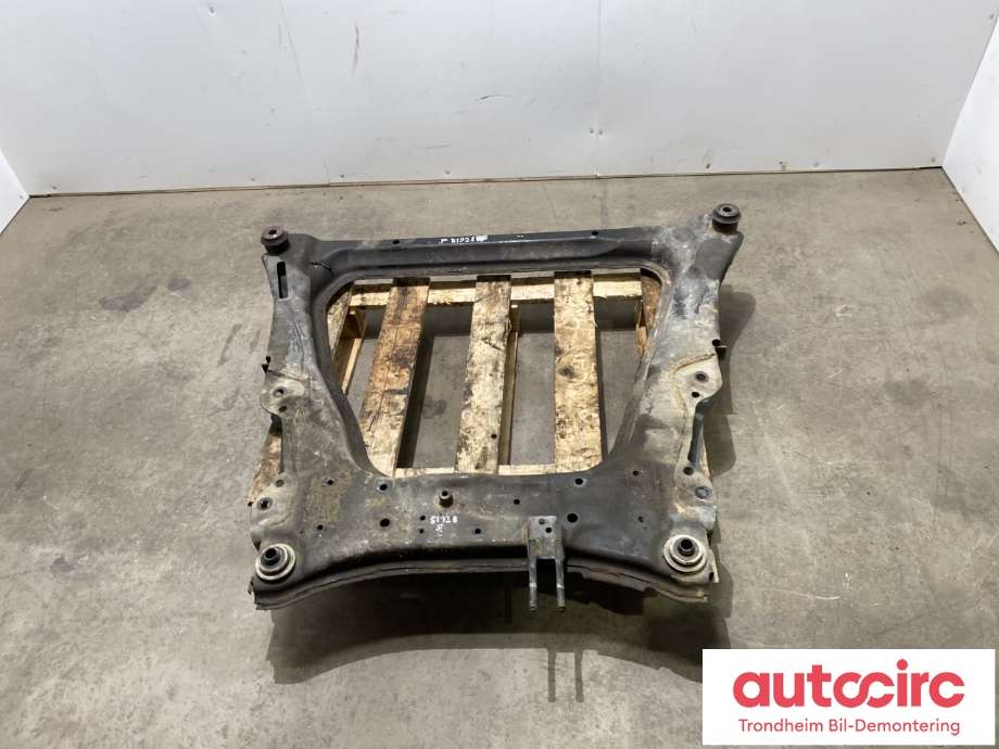Travers foran hoved til Nissan Pulsar, 2014-->>  (544003ZU0A)