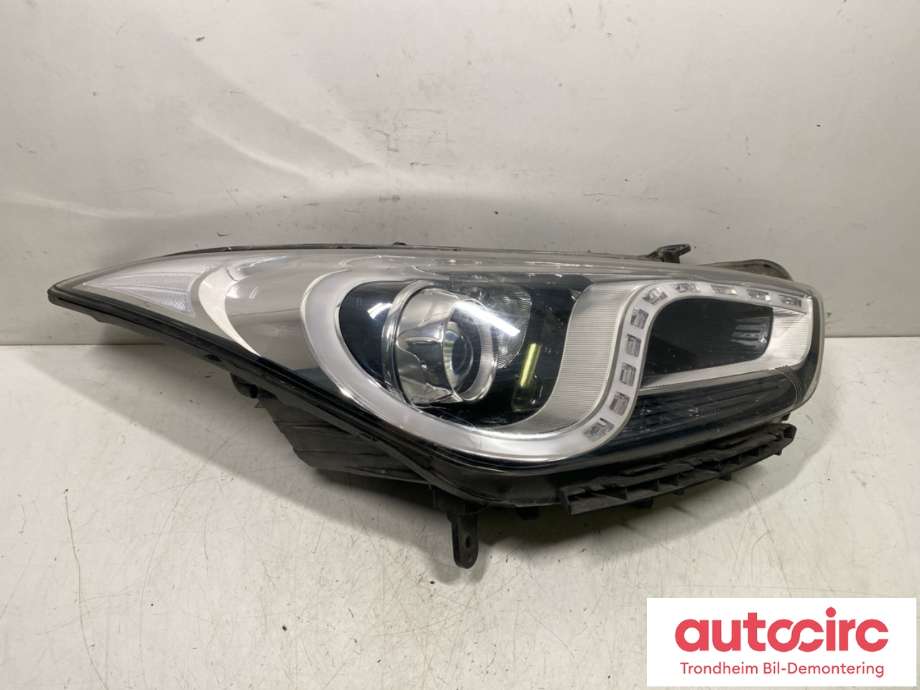 Frontlykt høyre xenon til Hyundai i40, 2012-2017  (921023Z030)