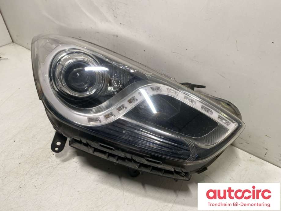 Frontlykt høyre xenon til Hyundai i40 2012-2017 (921023Z030|921043Z03A|)