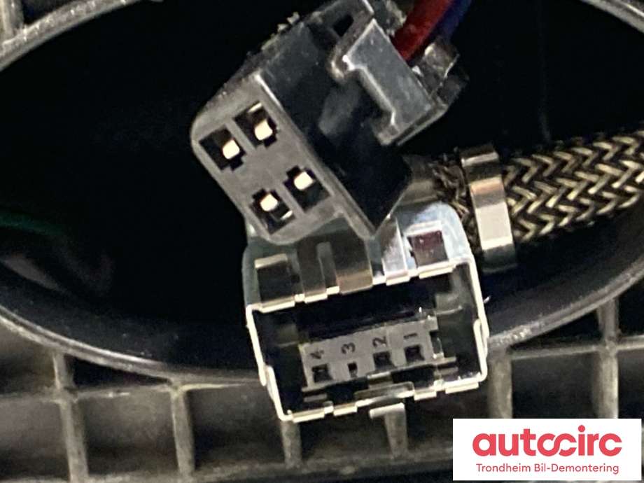 Frontlykt høyre xenon til Hyundai i40 2012-2017 (921023Z030|921043Z03A|)