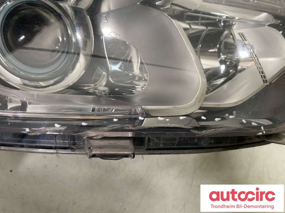 Frontlykt høyre xenon til Mitsubishi Outlander 2012-2015 (Type III, Fase 1)  (8301C204|)