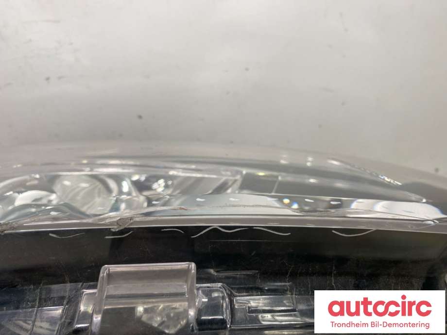 Frontlykt høyre xenon til Mitsubishi Outlander 2012-2015 (Type III, Fase 1)  (8301C204|)