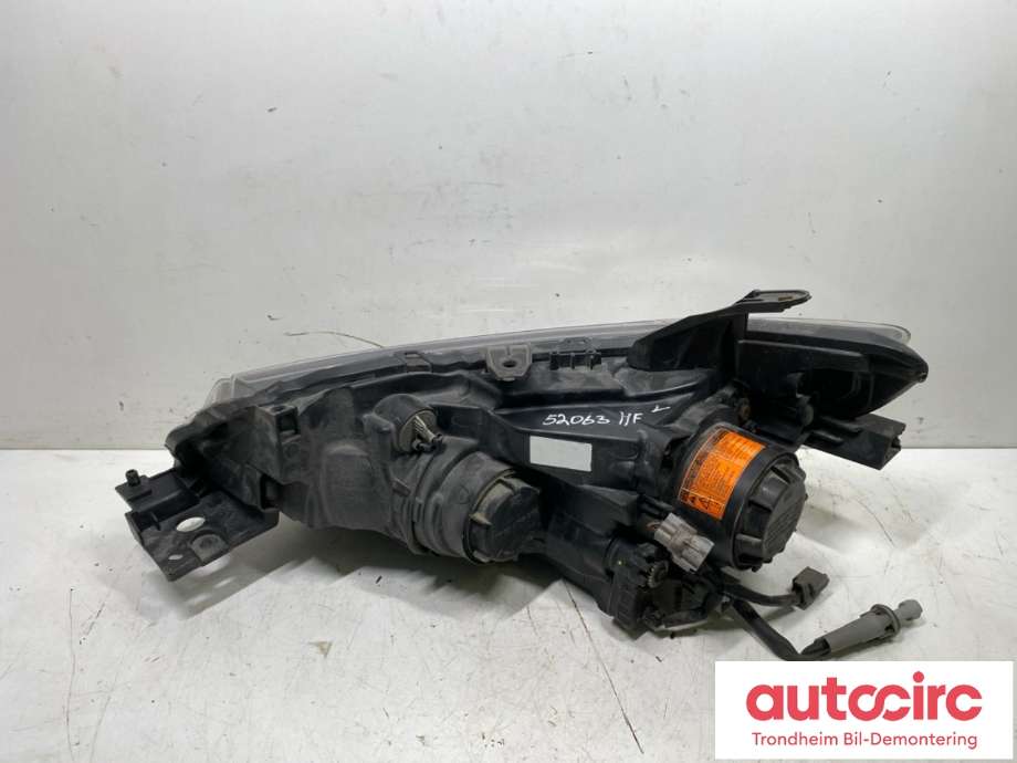 Frontlykt høyre xenon til Mitsubishi Outlander 2012-2015 (Type III, Fase 1)  (8301C204|)