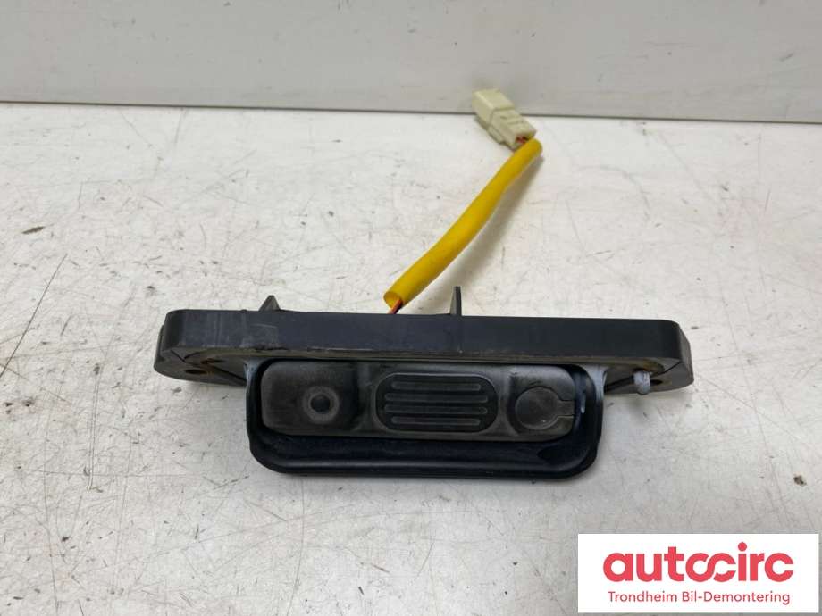 Bryter baklukeåpner til Mitsubishi Outlander 2012-2015 (Type III, Fase 1)  (..|5810A077|)