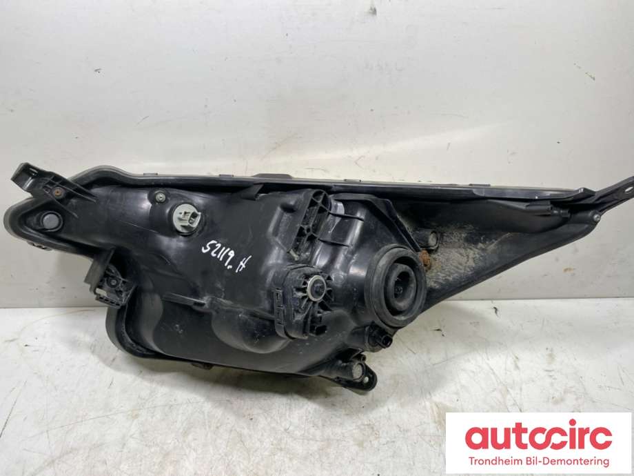 Frontlykt høyre halogen til Toyota Verso-S 2011-2015 (COMBI) (COMBI) (8113052C80|)