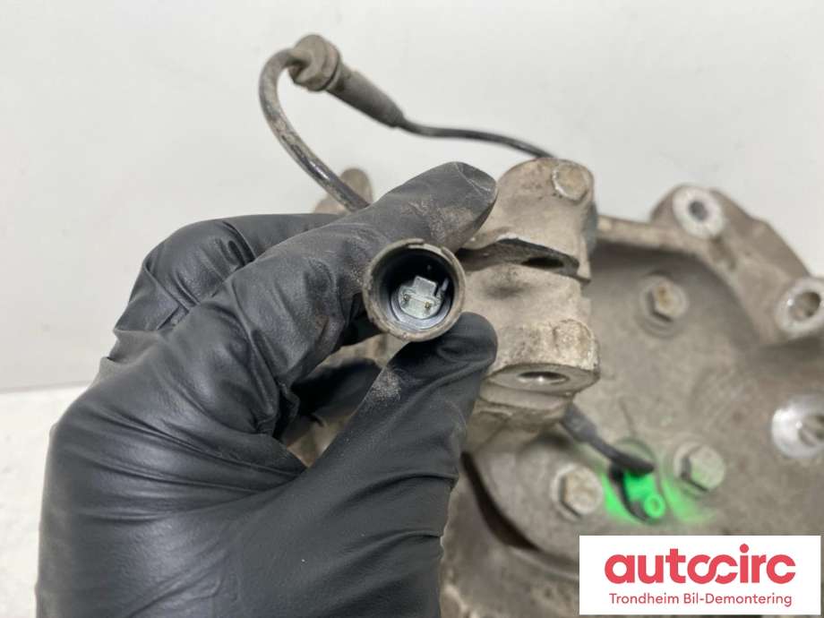 Hjulspindel høyre foran til BMW 1-Serie 2004-2011 (E81/E82/E87/E88) (E81/E82/E87/E88) (DIESEL/MANUELL|31216793924|31 21 6 793 924|)
