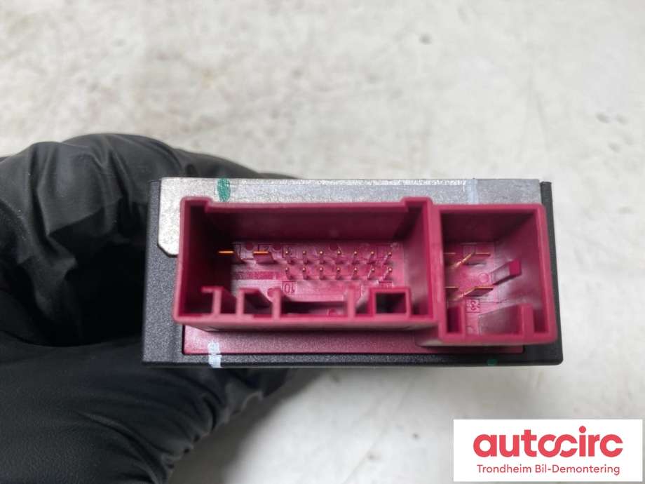 Styreenhet drivstoffpumpe til BMW 7-Serie 2009-2015 (F01/F02/F03/F04) (F01/F02/F03/F04) (HELBAKO|7301554|16147426095|16147411596| 16 14 7 426 095| 16 14 7 411 596)