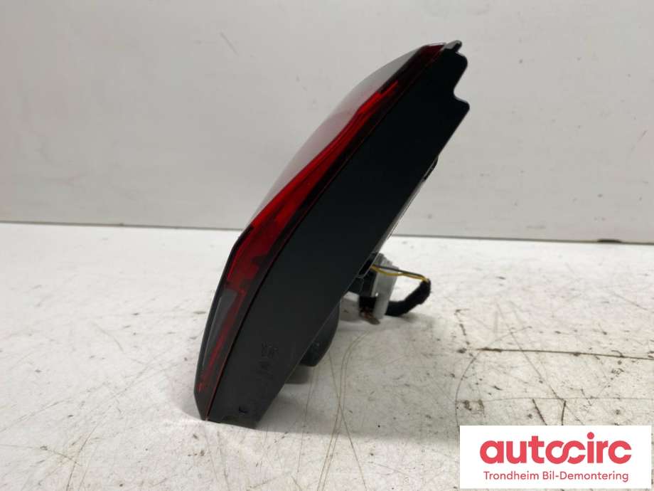 Baklykt høyre indre til Opel Zafira Tourer 2012-2018  (GM|13292359|39028600|)