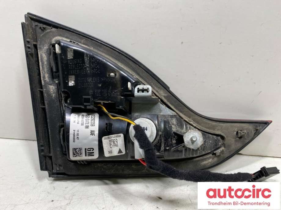 Baklykt høyre indre til Opel Zafira Tourer 2012-2018  (GM|13292359|39028600|)