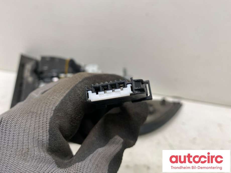 Baklykt høyre indre til Opel Zafira Tourer 2012-2018  (GM|13292359|39028600|)