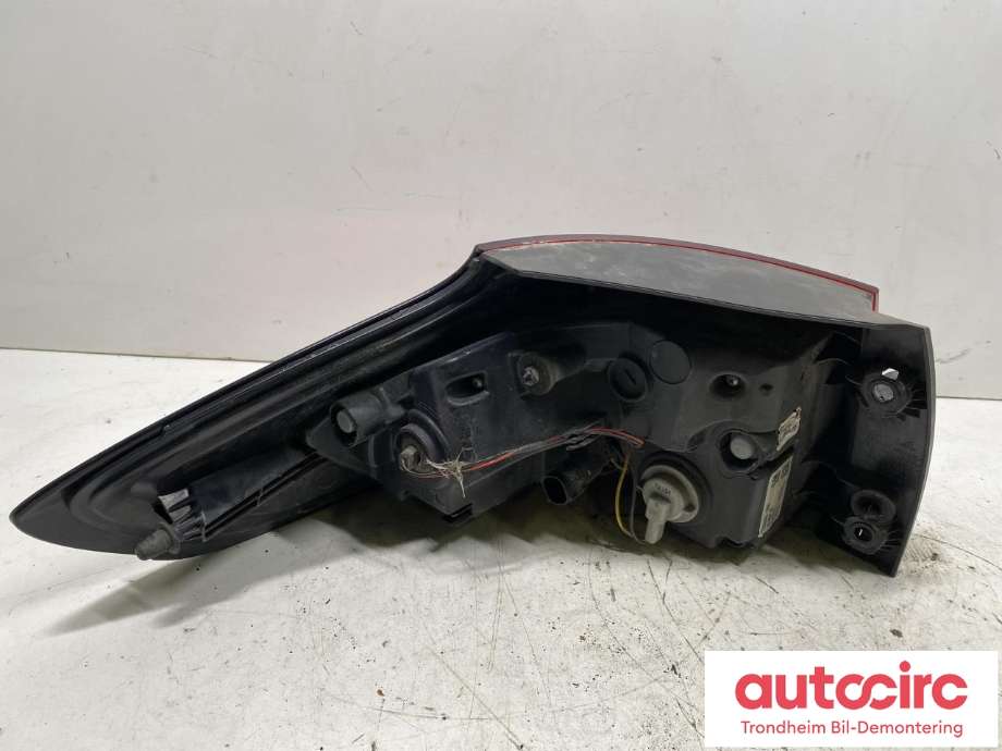 Baklykt høyre ytre til Opel Zafira Tourer 2012-2018  (GM|13292362|39033315|39009035| 39033315)