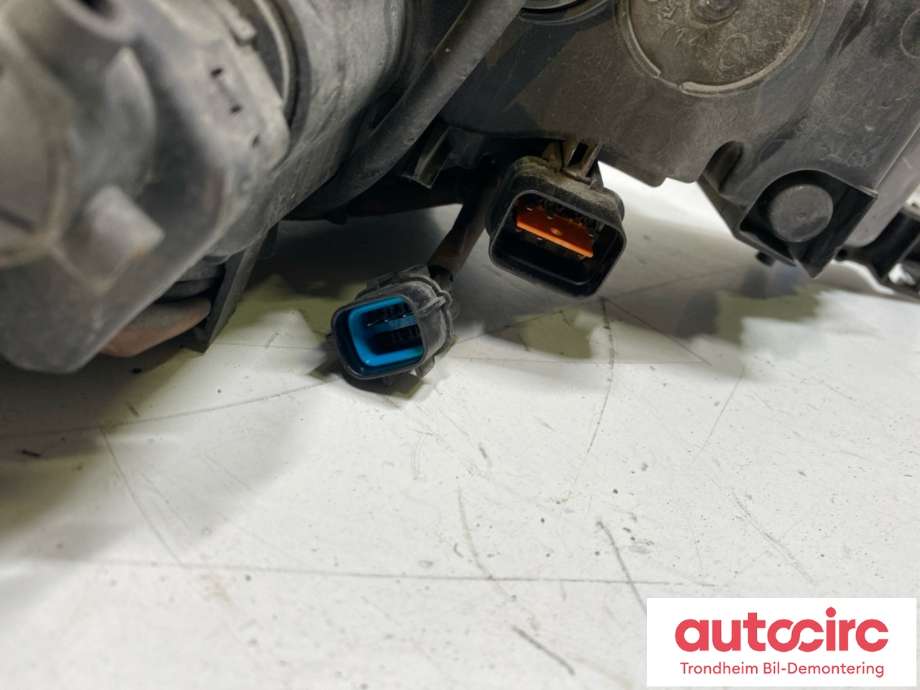 Frontlykt venstre xenon til Peugeot 4007 2007-2012  (6208G8|6208N1|)