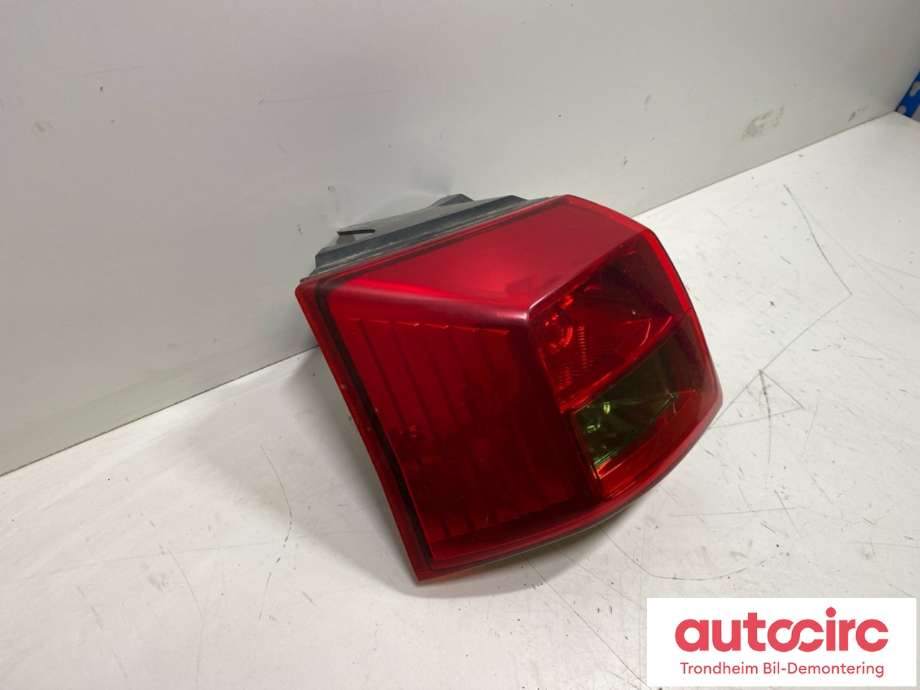 Baklykt venstre ytre til Peugeot 4007 2007-2012  (6350EG|)
