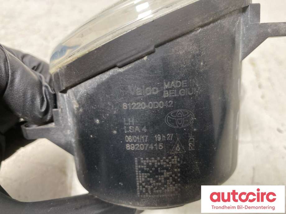 Tåkelykt venstre foran til Toyota Auris 2010-2012 (Type I, Fase 2) (LES INFO|812200D041|)
