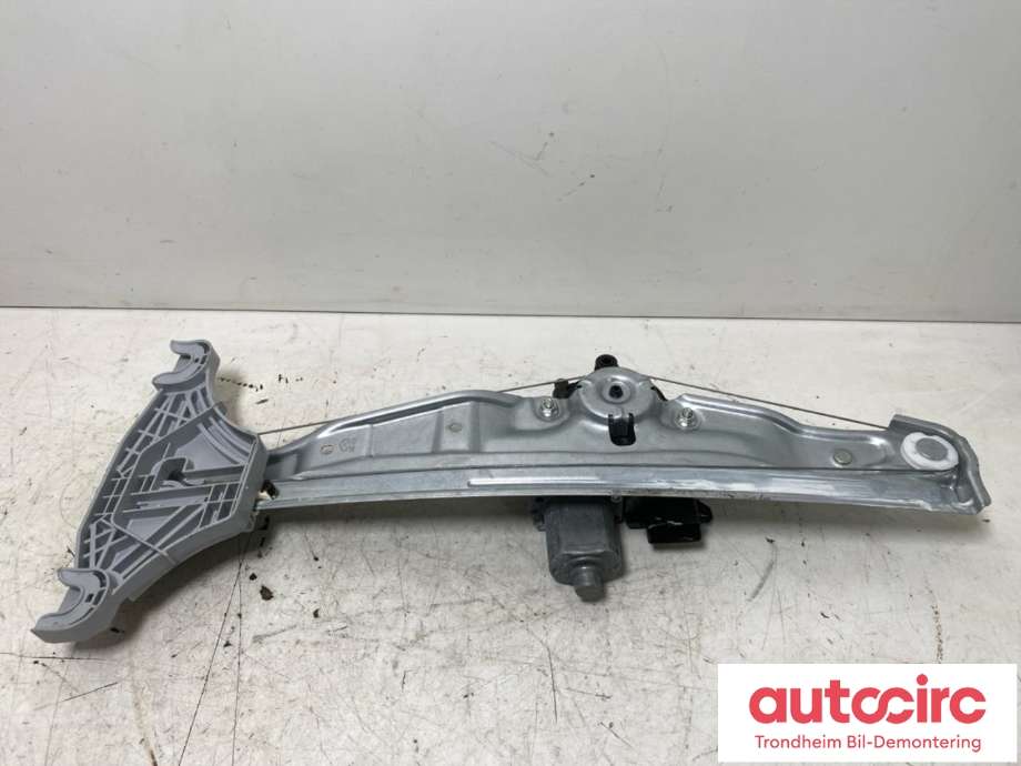 Ruteheis høyre foran til Hyundai Ioniq 5 2021-->>  (BOSCH|82402NI010|0130823688|)
