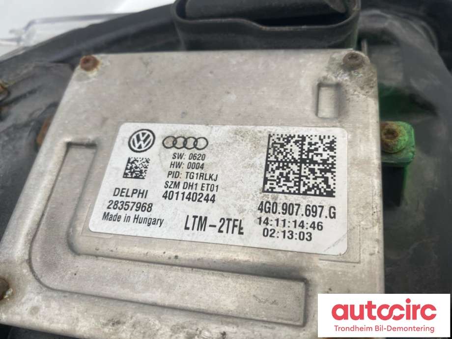 Frontlykt venstre xenon til VW Transporter / Caravelle 2009-2015 (Fase 2) (T5) (T5) (LES INFO|7E5941015Q|7E5941017B|7E5 941 017 B| 7E5 941 015 Q| 030125327100)