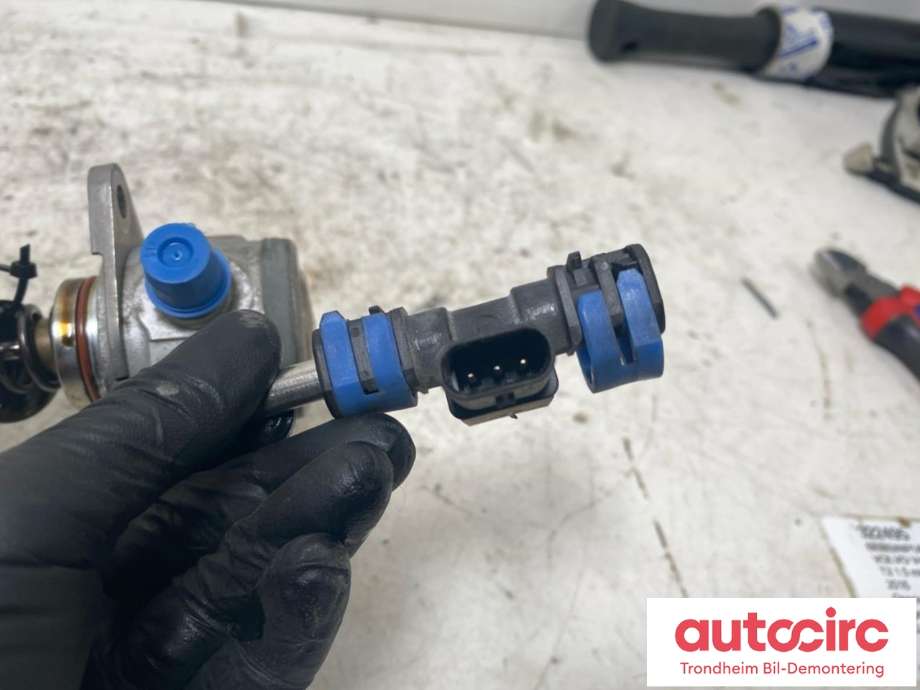 Bensinpumpe mekanisk til Volvo V40 2012-2019  (...|31392104|32140068|)