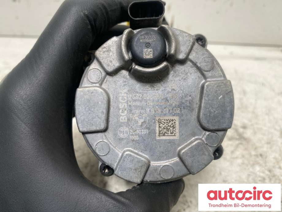 Vannpumpe elektrisk til BMW 5-Serie 2017-->> (G30/G31) (G30/G31) (BOSCH|8638237|11518638237|)