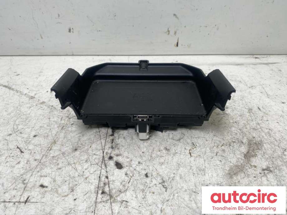 Dashbord telefon til BMW 5-Serie 2017-->> (G30/G31) (G30/G31) (TRÅDLØS LADER|6801509|51166801509|84105A6D527| 84105A81517| 84105A62828)