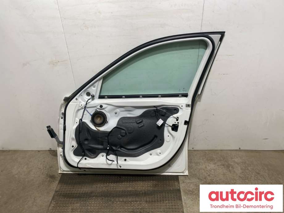 Dør høyre foran til BMW 3-Serie 2012-2018 (F30/F31/F34) (F30/F31/F34) (41007298566|41009628764|)