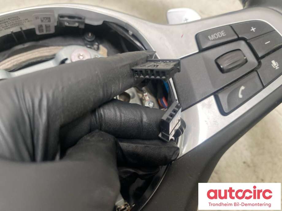 Ratt til BMW 5-Serie 2017-->> (G30/G31) (G30/G31) (LES INFO|32308008186|32307856291|32 30 8 008 186| 32 30 7 856 291)