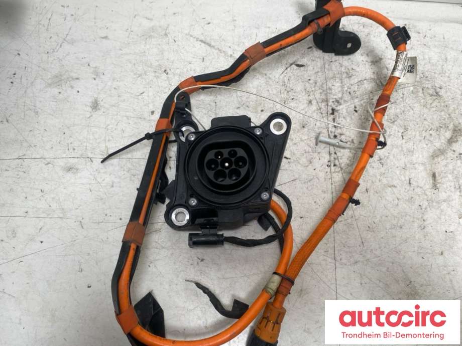 Batterilader inntak/luke til BMW 5-Serie 2017-->> (G30/G31) (G30/G31) (..|9488449|61129884543|)