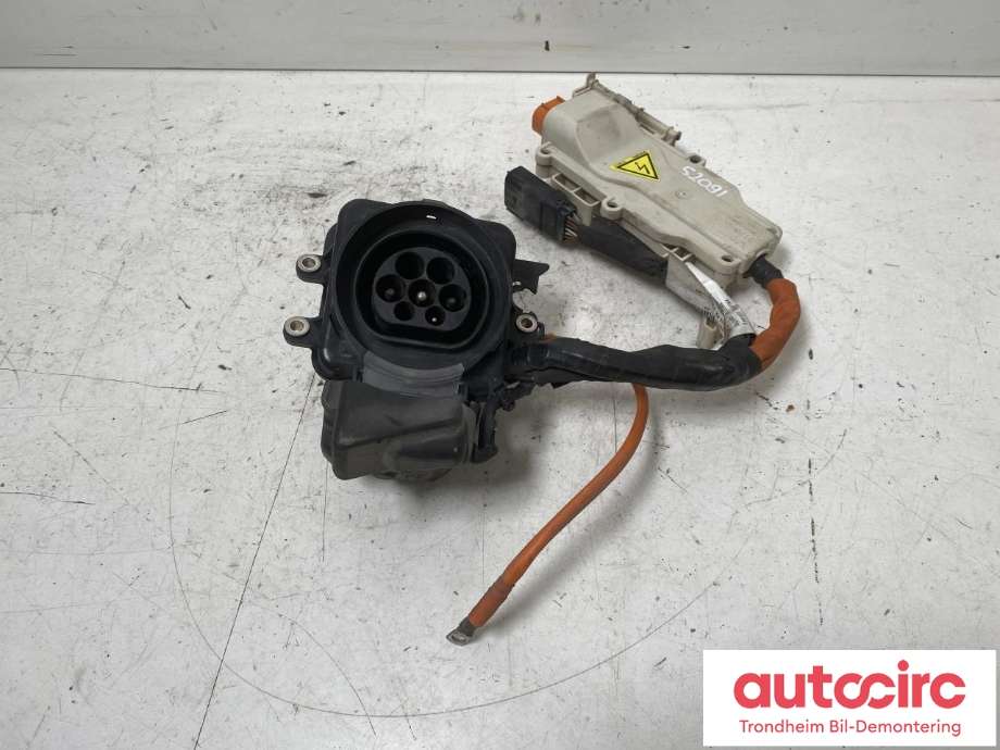 Batterilader inntak/luke til Volvo XC90 2015-2025 (Type II)  (LADEINNTAK|31407067|31407067-008|)