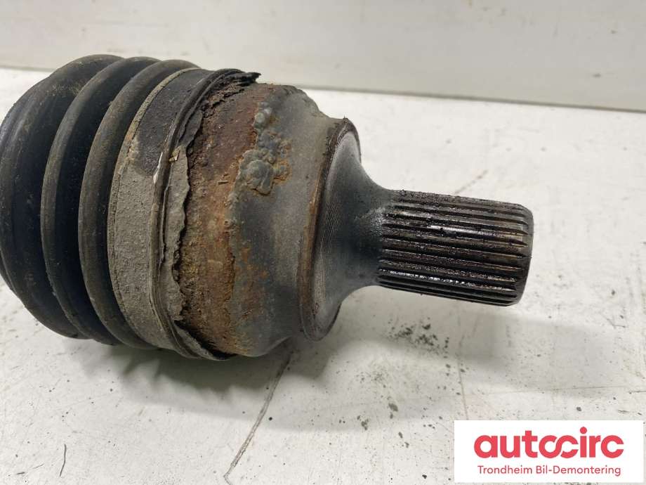 Drivaksel høyre foran, diesel/automat til Mercedes GLK 2008-2015 (X204) (X204) (A2043301601|A 204 330 23 01|A2043302701| A2043301600)