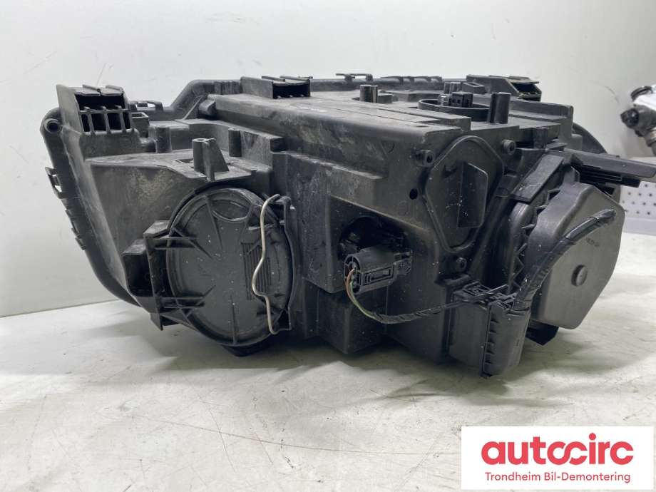 Frontlykt venstre xenon til BMW X3 2007-2010 (Fase 2) (E83) (E83) (AL|63123456039|3456039|)
