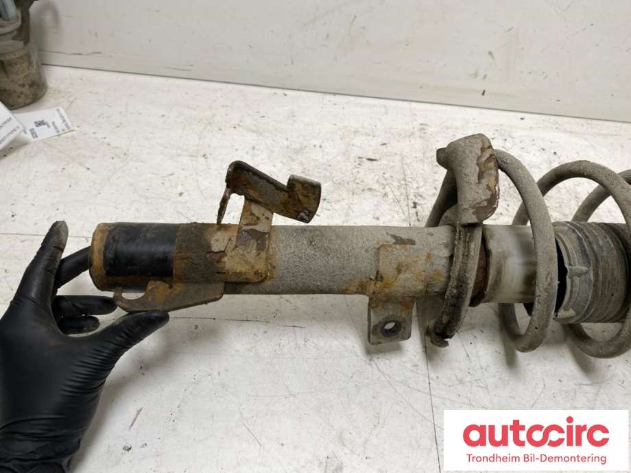 Fjærbein høyre foran til Mazda 3 2006-2009 (Type I, Fase 2) (...|BP4L34700|BP4L-34-700|)