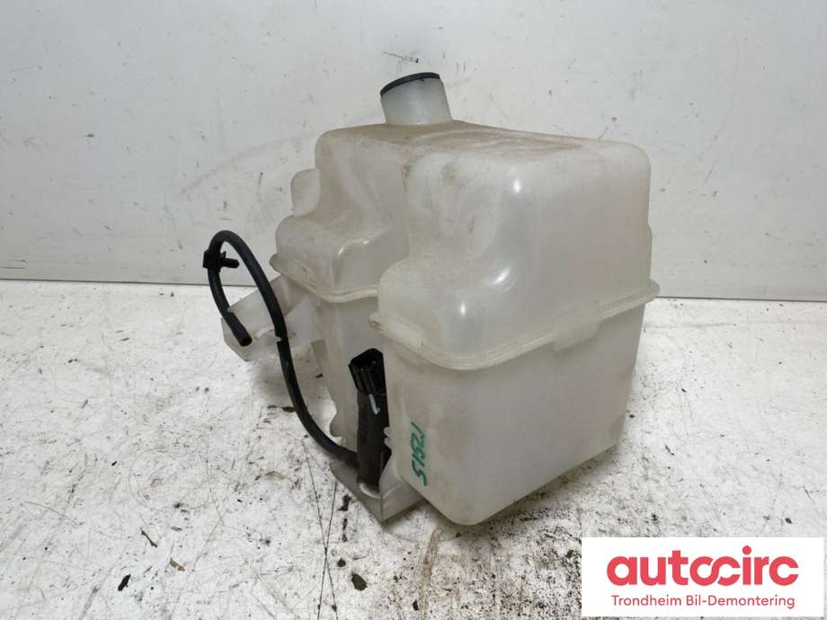 Spylertank foran til Maxus e-Deliver 9 2020-->>  (MED PUMPE|..|)