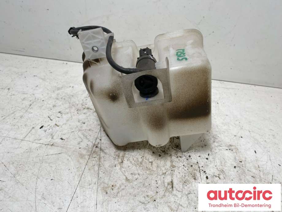 Spylertank foran til Maxus e-Deliver 9 2020-->>  (MED PUMPE|..|)