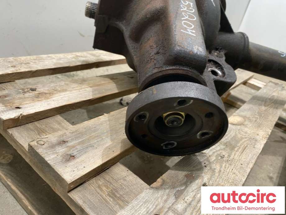 Kardang klokke foran til SsangYong Rexton 2004-2006 (Fase 2) (Y200) (Y200) (..|4100008443|)