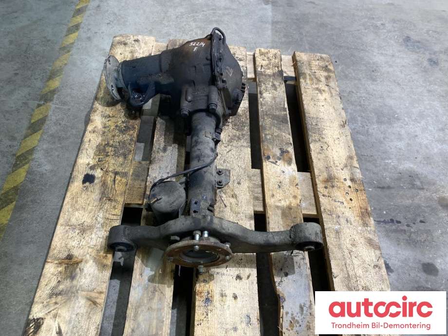 Kardang klokke foran til Mitsubishi Pajero 2007-2016 (Type IV, Fase 1)  (3541A062|)