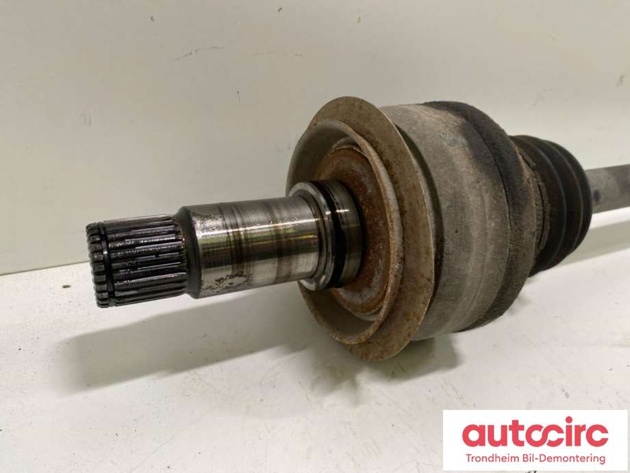 Drivaksel venstre bak, diesel/automat til Mercedes E-Klasse 2006-2009 (Fase 2) (W211) (W211) (..|A2113503856|A2113501202|A 211 350 38 56| A 211 350 12 02)