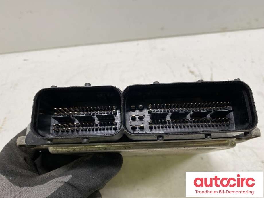 Styreenhet motor til Škoda Octavia 2009-2013 (Type II, Fase 2)  (BOSCH|03C906016E|03C 906 016 E|0261S04393)