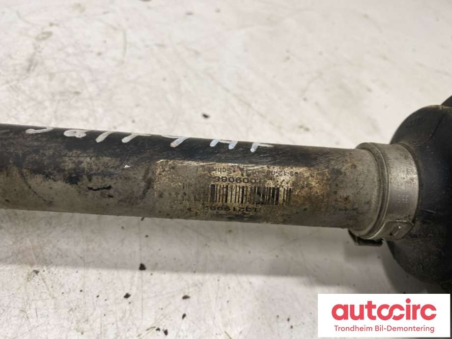Drivaksel høyre foran, diesel/manuell til Opel Insignia A 2009-2014  (22830707|95520545|95524444)