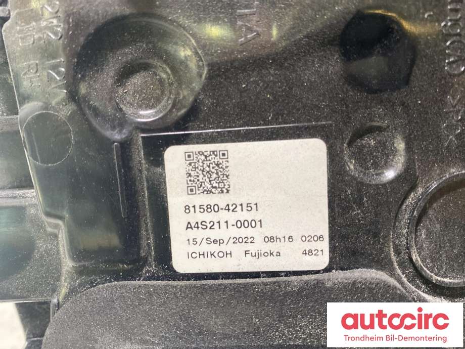 Baklykt høyre indre til Suzuki Across 2020-->>  (FUJIOKA|81580-42151|T815814215100|T8158-14215-100)