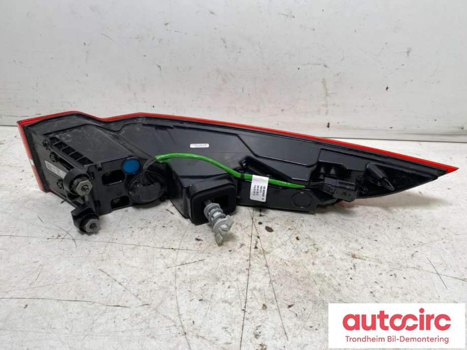 Baklykt høyre ytre til Jaguar I-PACE 2018-->>  (..|T4K1822|J9D313404CC|T4K16640| J9D313404CD)