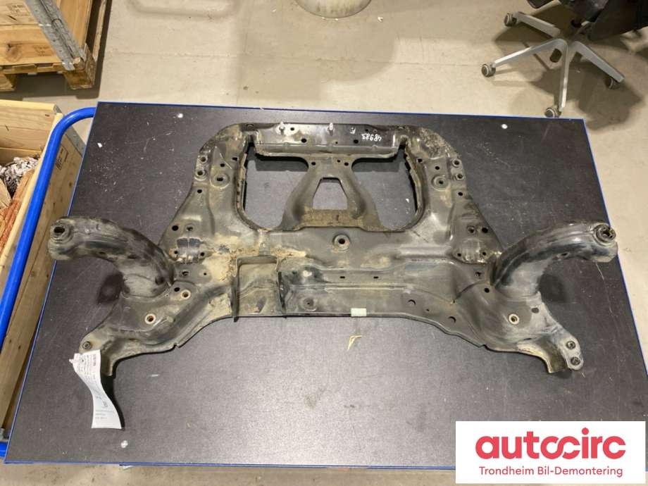 Travers foran hoved til Mercedes EQA 2021-->> (..|A 243 620 71 00|A2436207100|)