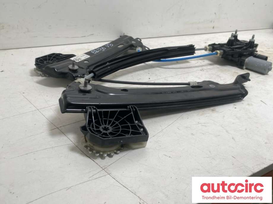 Ruteheis venstre bak til BMW iX 2021-->> (I20) (I20) (BROSE|7932189|51355A0DAB1|67625A84FC1)